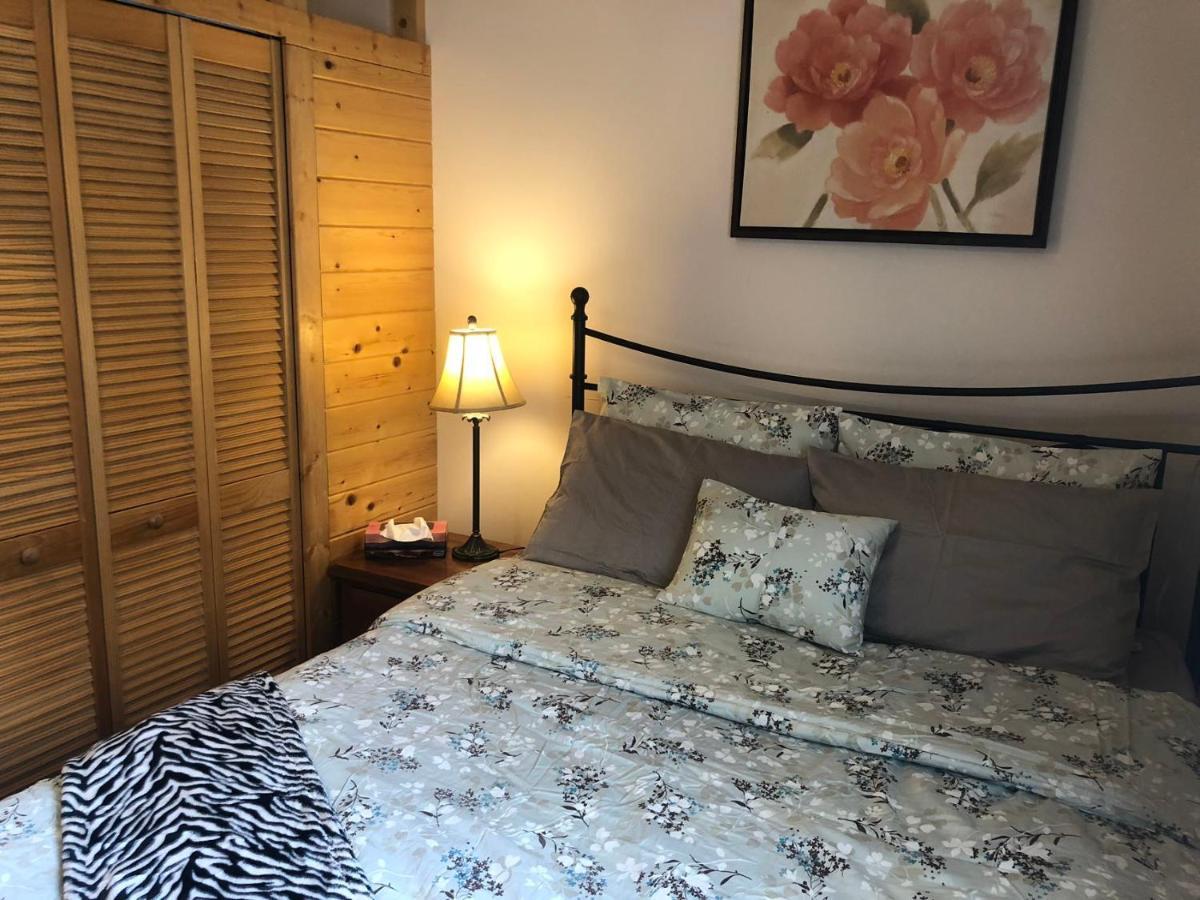 University Cabana Inn ビクトリア エクステリア 写真